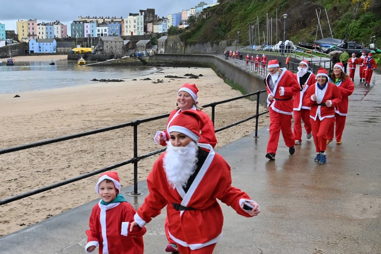 Santa Run Tenby 2023