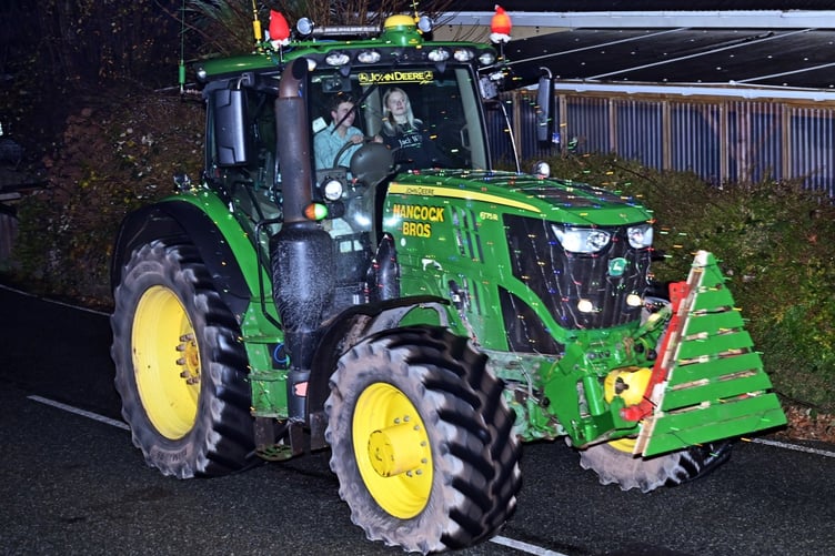 Santa Christmas Convoy tractor