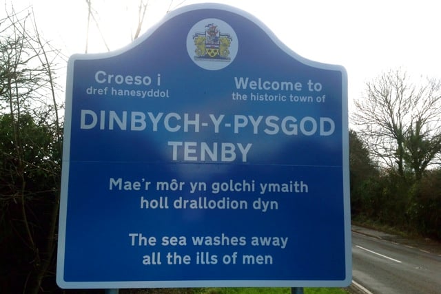 Tenby welcome sign