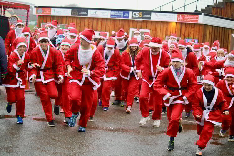 Narberth's santa fun run