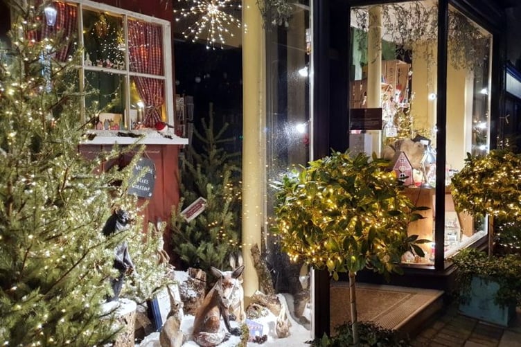 Narberth shop at Christmas