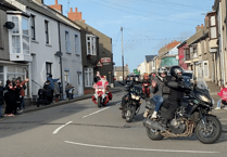 Watch 3 Amigos Christmas Toy Run as motorcyclists ride through Neyland