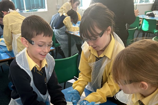 Chemistry workshop with pupils of St Teilo’s School, Tenby