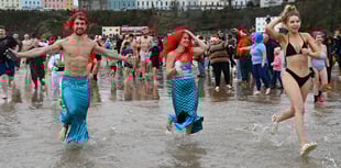 Watch as 100s take to the sea for Tenby's Boxing Day Charity Swim