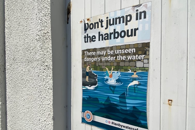 Tenby pier dont jump