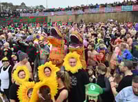 2523 dippers make for record-breaking Saundersfoot New Year's Day Swim