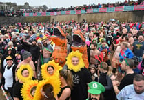 2523 dippers make for record-breaking Saundersfoot New Year's Day Swim