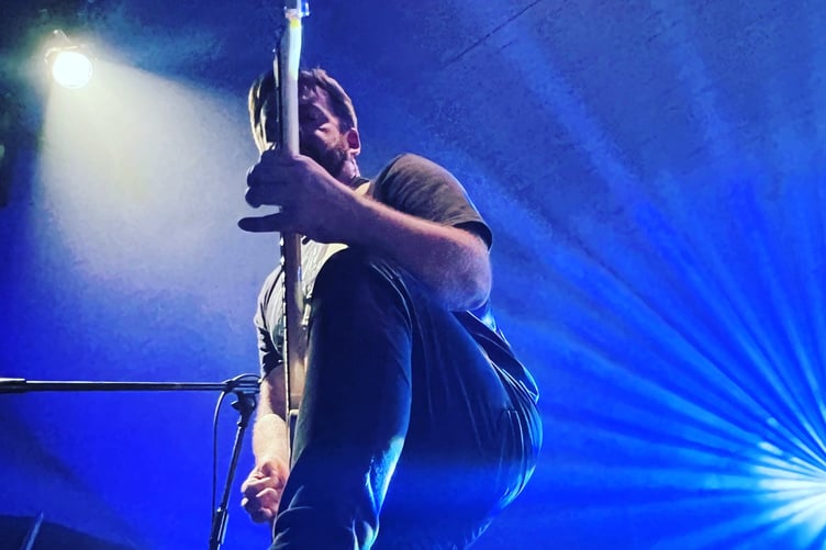 The Foos Fighters are the ultimate tribute to hard rockin' band the Foo Fighters.