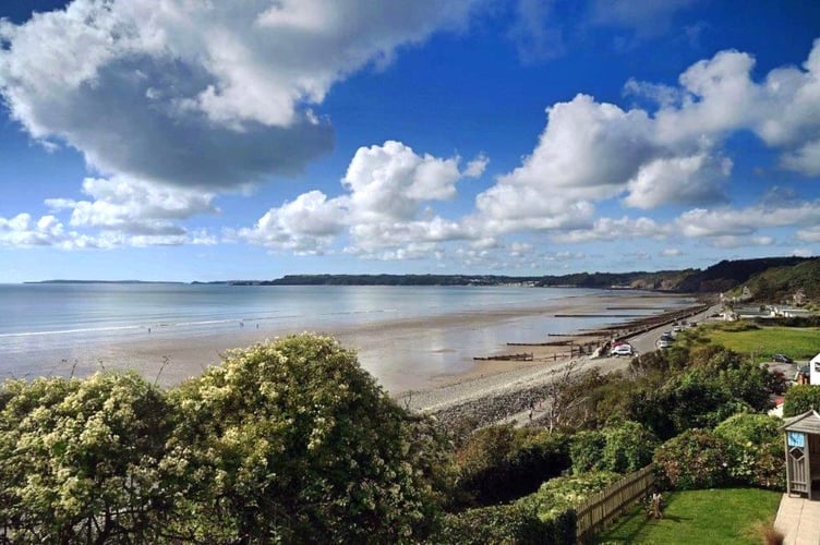 Amroth village