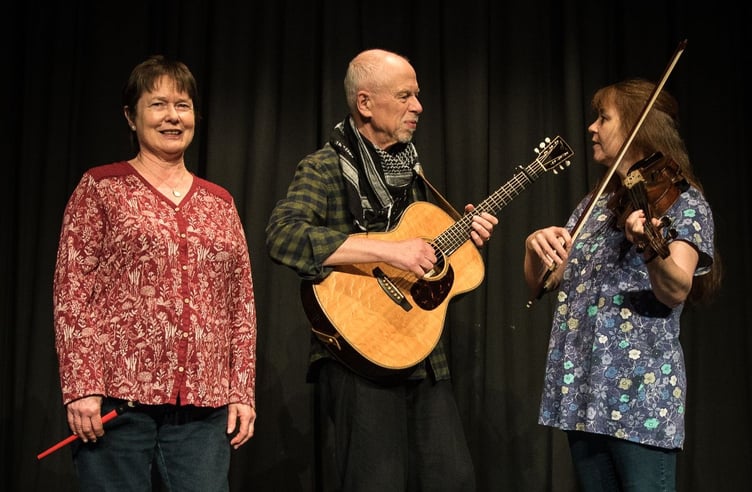 Broadoak Folk Group