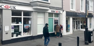 Tenby businesses continue to face 'cashpoint' crisis