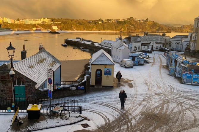 Tenby snow january 18WATCH: Snow falls on Tenby's picturesque harbour