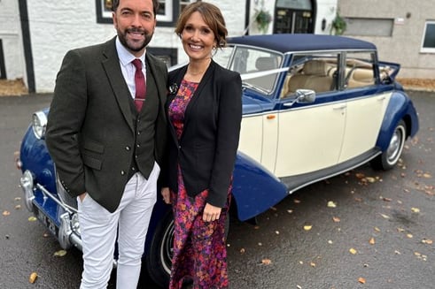 S4C are looking for couples who want to get married on the new series of ‘Priodas Pum Mil’.