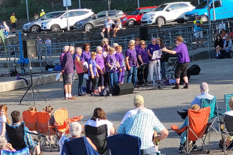 Saundersfoor harbour decking