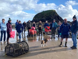 'Hardy souls' get stuck into Saundersfoot spruce-up