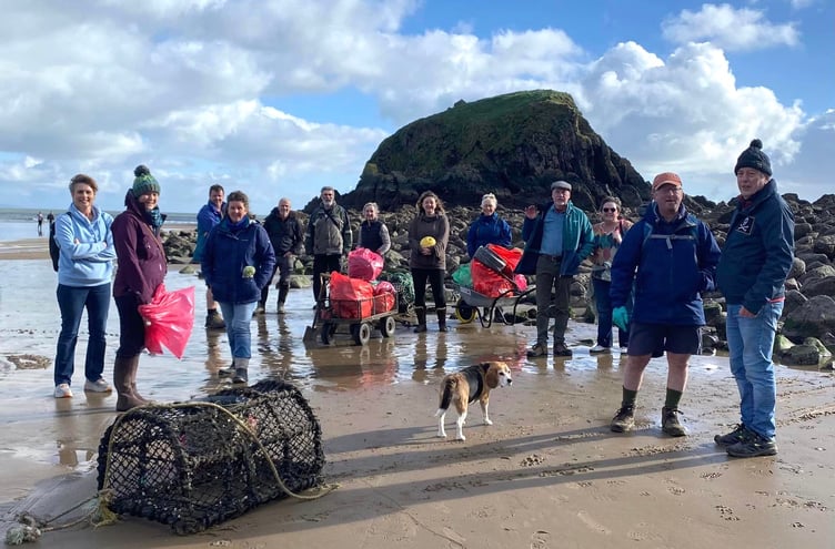Saundersfoot beach clean