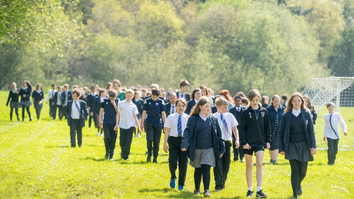 Lent Walk Almost 3,000 pupils in Wales step up for Big Lent Walk Challenge ...