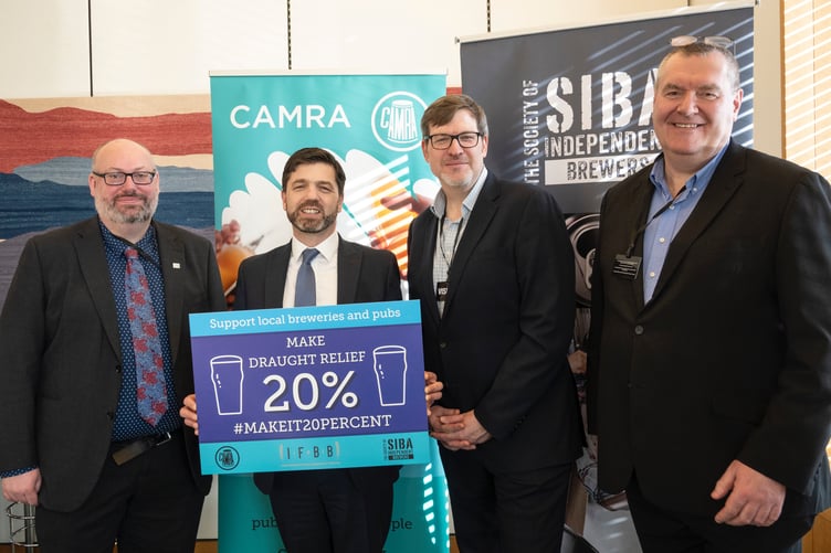 Stephen Crabb MP with SIBA representatives at an event in Parliament to promote the Make it 20% campaign.