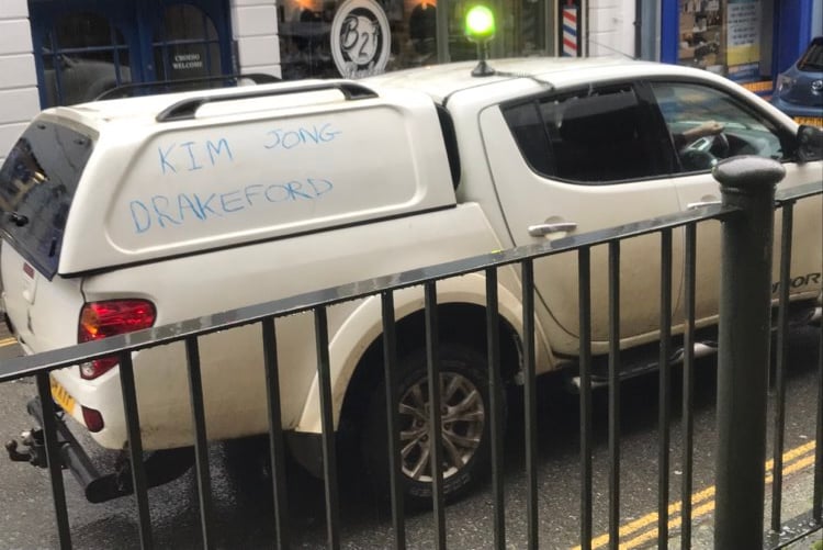 Slogans expressed anger at the Welsh First Minister for his alleged contempt for farmers.