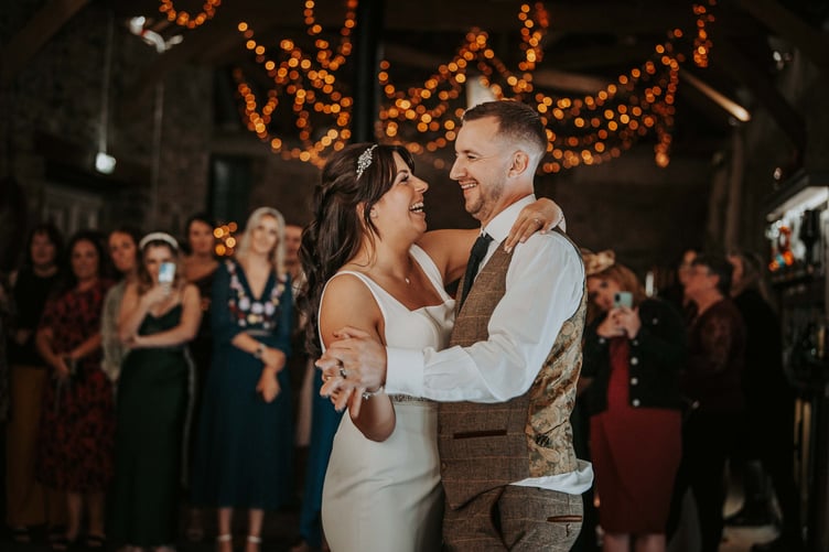 Nerys and Simon. Pic. Grace Elliot Photography