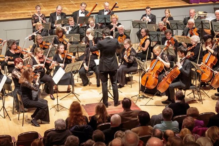 Orchestra - Symphonica Tywi we assume.