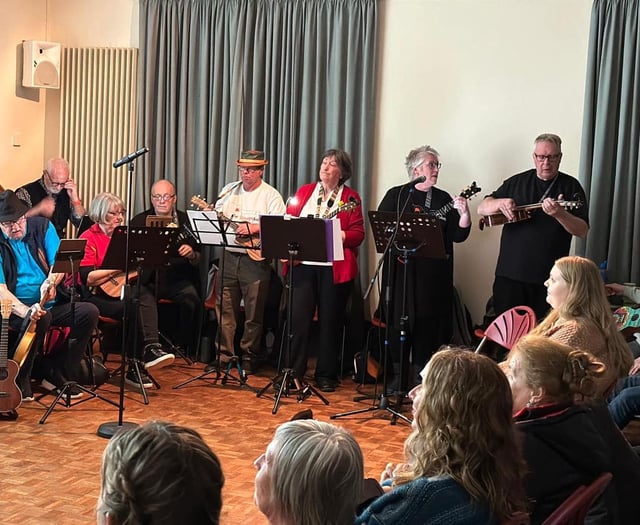 WATCH: Ukulele band perform at Tenby St David's Day Festival