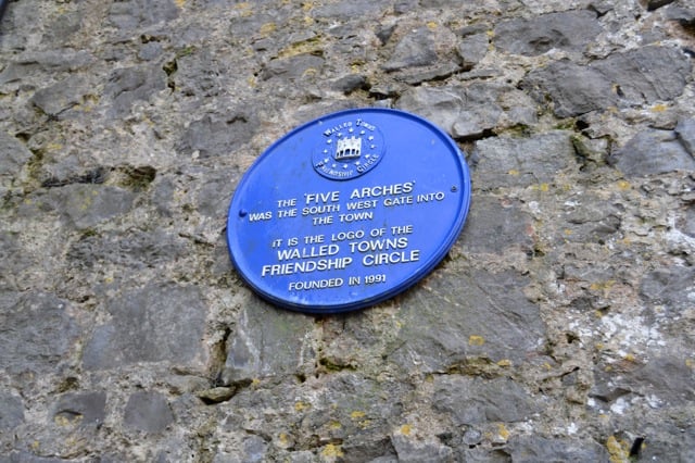 Blue Plaque on the town's Five Arches