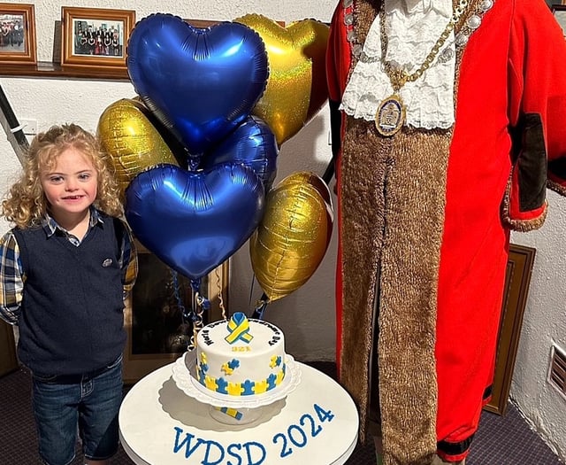 Wilson and Tenby’s Mayor ‘rock their socks’ off for campaign