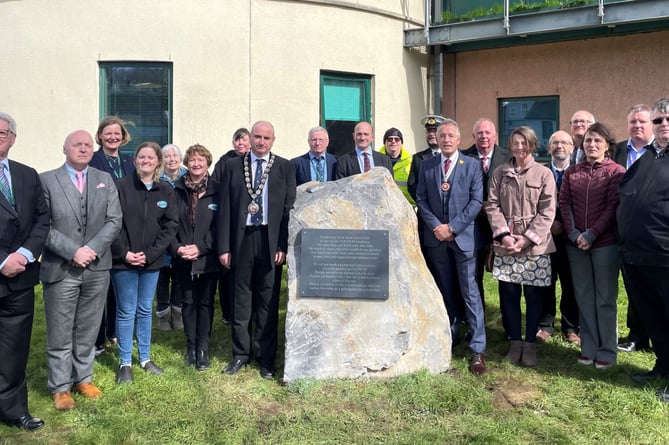 A lasting tribute for Pembrokeshire loved ones lost during the Covid-19 pandemic and those working on the frontline has been placed at County Hall.
