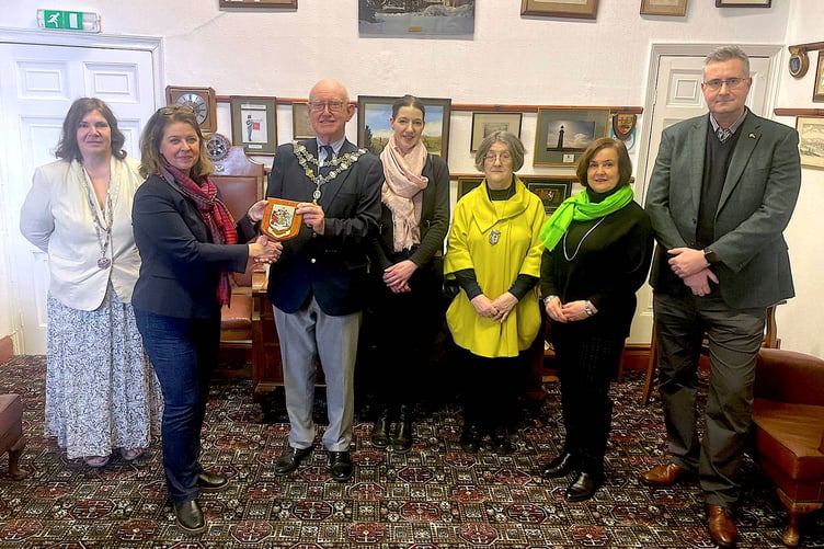 Pembroke Mayor Cllr Aden Brinn welcomes Bergen visitors Burgermeisterin Claudia Dettmar-Muller (second from left) and Mrs Silvia Bothe (centre).
