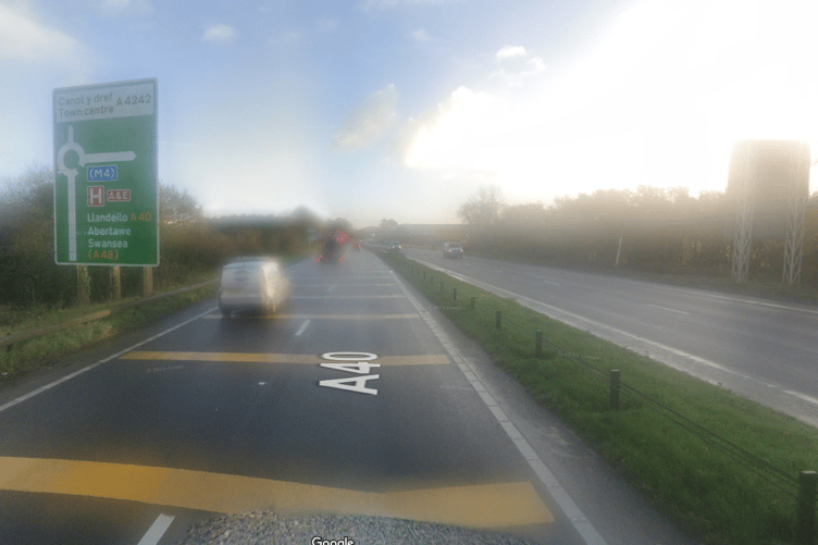 A40 eastbound near Carmarthen