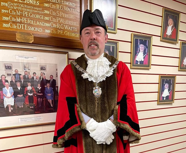 Ex-Pembroke Dock Mayor admits charges of possessing indecent images