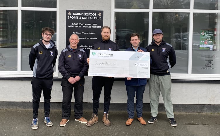 Saundersfoot Cricket Club is the latest recipient of Persimmon Homes West Wales’ Community Champions scheme. The £2,000 cheque was handed over to the club’s President Roger Stanford, captain Yannic Parker, safeguarding officer Justin Richards, and players Rhys and Taran Richards at the George V Playing Fields.