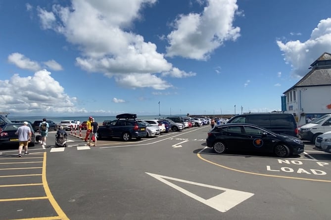 Saundersfoot harbour car park pic