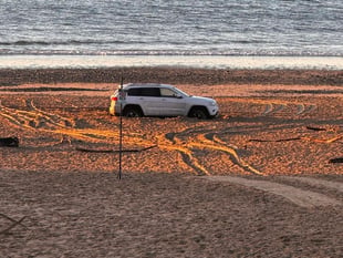 WATCH: ‘oops!’ - Bank Holiday blues for ‘beachgoing’ driver in Tenby