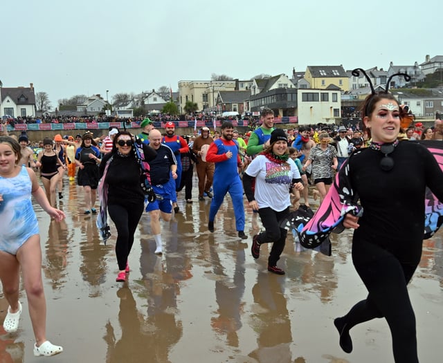 Date set for Saundersfoot New Year’s Day Swim presentations