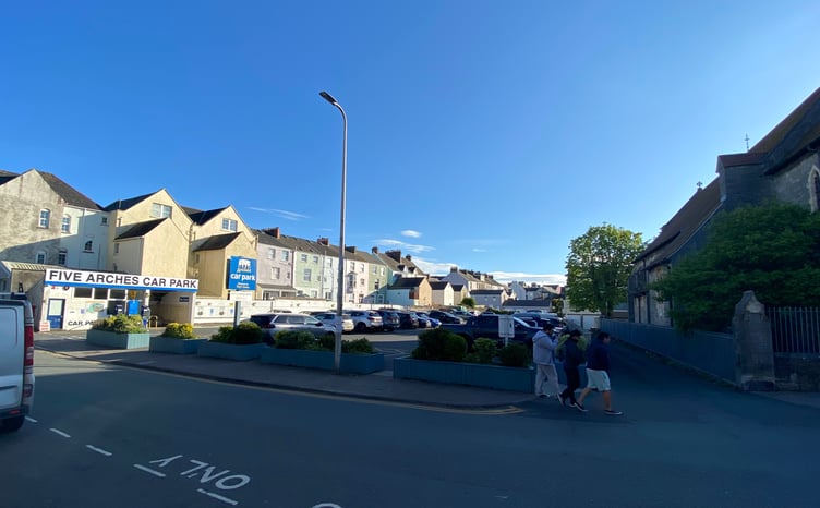 Cash pod Five Arches