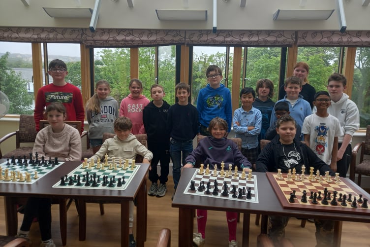 The Pembrokeshire and Castell Nedd Junior Chess teams at Steynton
