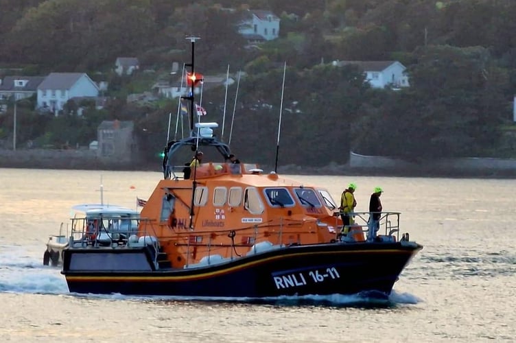 Angle lifeboat
