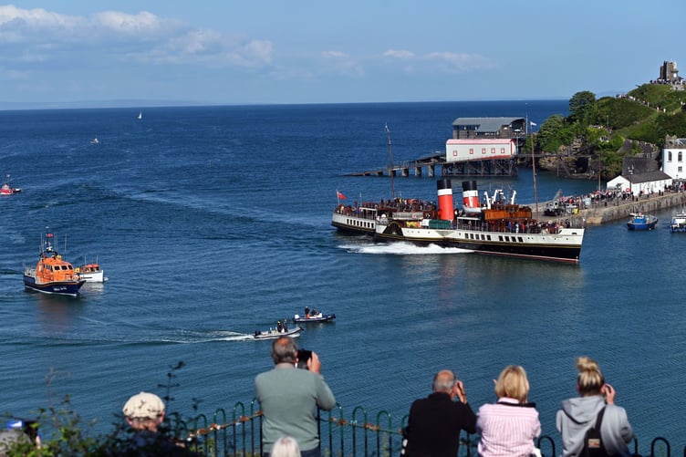 Iconic paddle steamer the Waverley returned to Tenby on the evening of June 6, with crowds gathering in the sunny seaside town to watch the famous steamship head in.