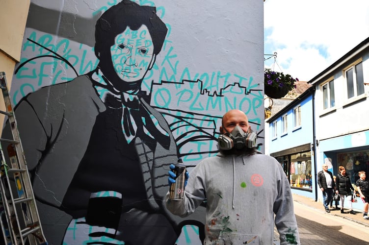 Dylan Thomas Lloyd the graffiti