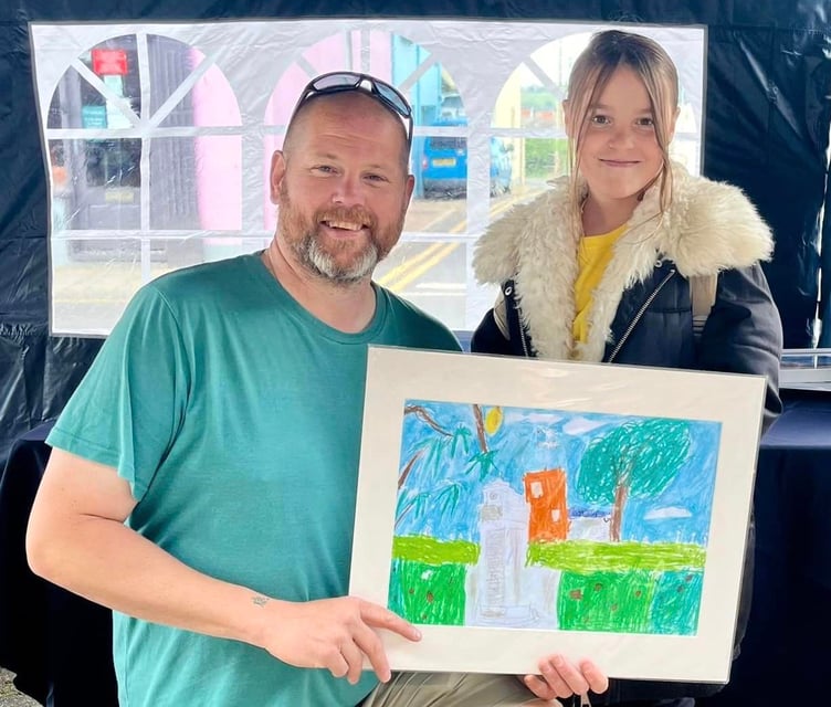 Mayor with art pupil