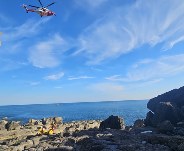 Tenby RNLI & coastguards rescue climber who'd fallen 40ft onto rocks