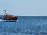 RNLI crew pick-up stranded Caldey Island tourists