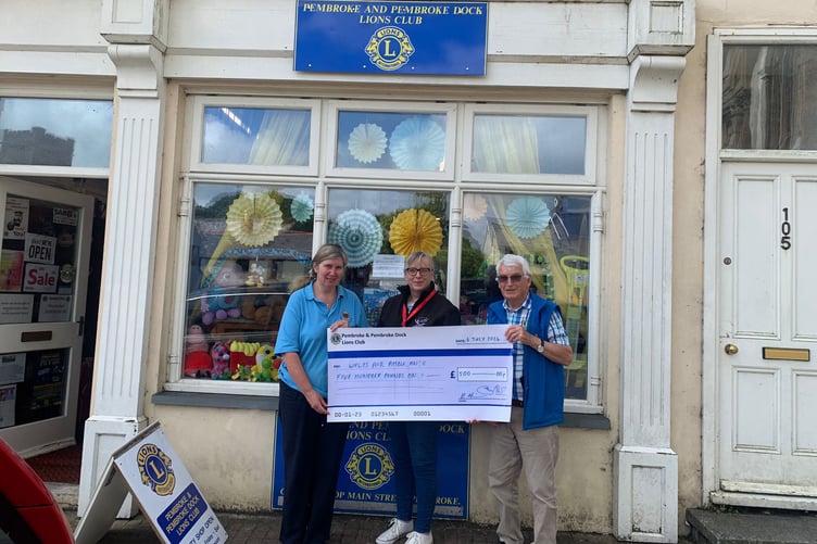 Pembroke Lions donation to Wales Air Ambulance