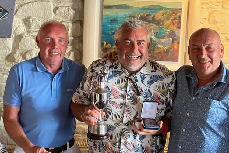 Gary McKeown (Swingers South), Dean Rossiter (Burrows) and Owen James (Swingers North) - Team Captains