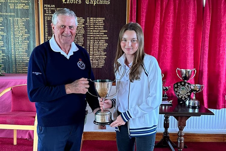 Jemma Nand-Lal picks up the Dyfed Golf Union Under 18 Order of Merit Leading Girl award back in September