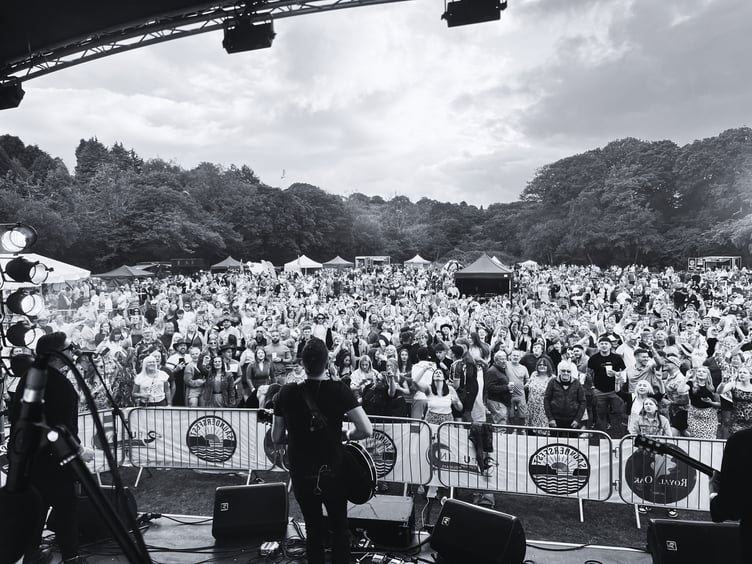 South Wales rock band 4th Street at Saundersfest