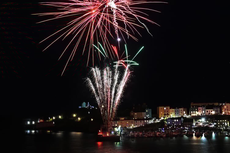A fantastic fireworks display drew Tenby’s first Summer Spectacular of the season to a close on Sunday, August 11.
Photo: Gareth Davies Photography