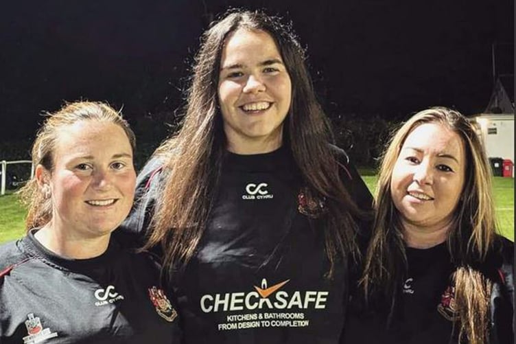 New Panthers skipper Chloe Jones (centre) with vice captains Leah Phillips and Jenny Harvey